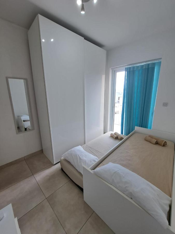 Modern Apartment In Gzira Exterior foto